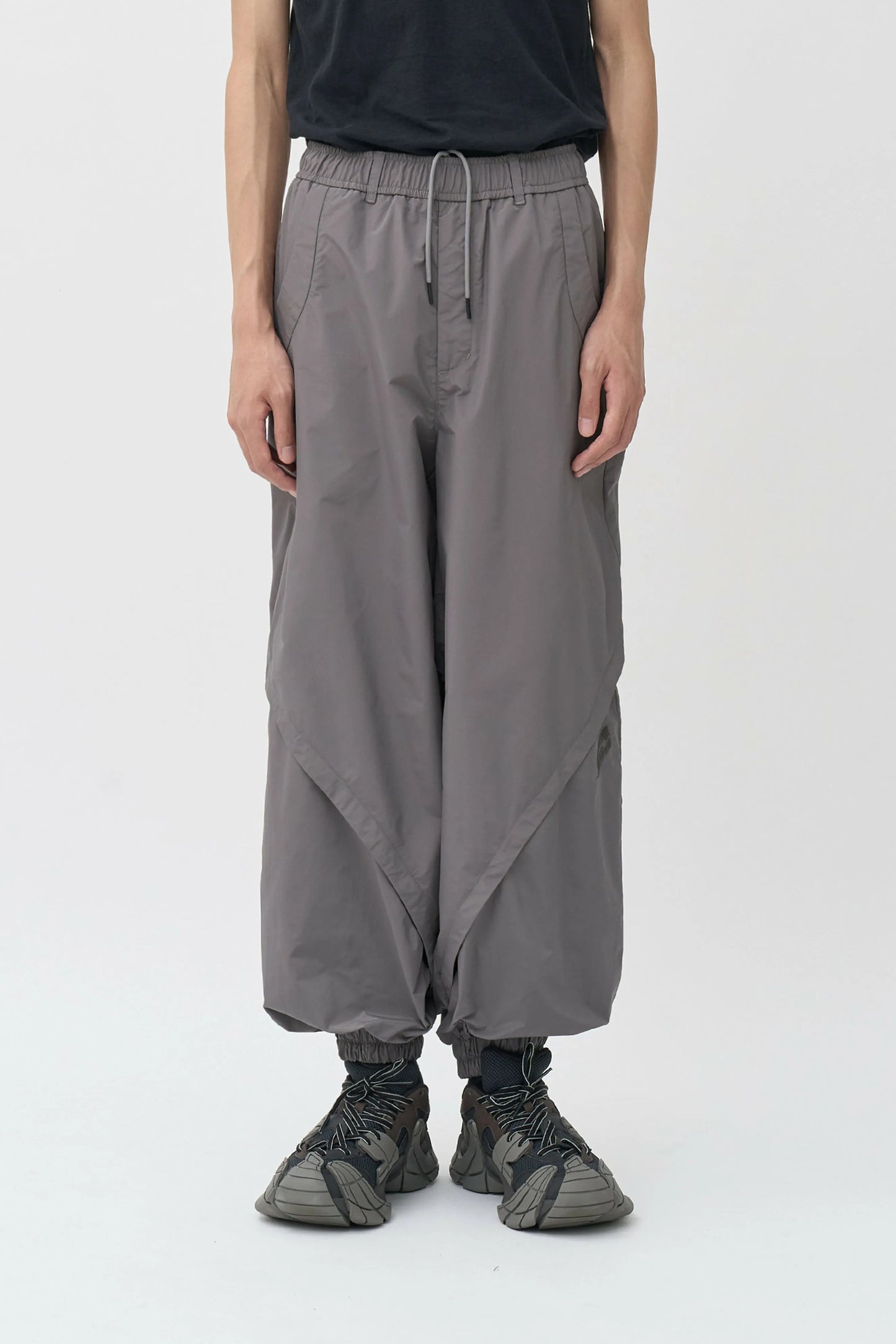 EQUALNEAR - Rift Logo Sweatpants - Gray