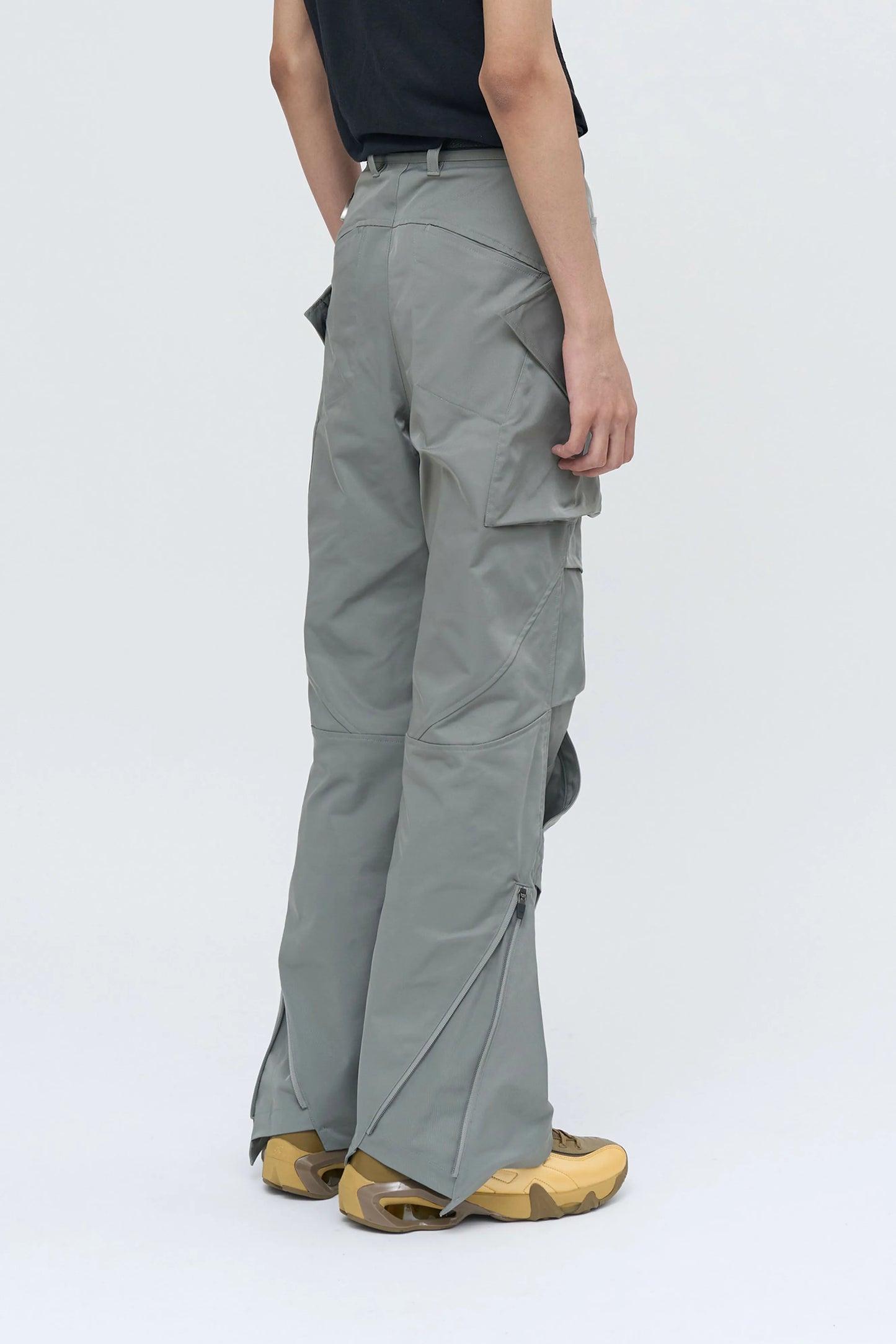 EQUALNEAR - Rift Zip Cargo Pants - Gray Green