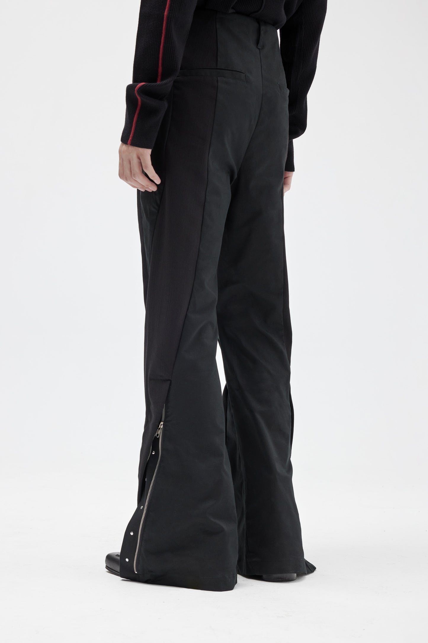 EQUALNEAR - Alchemist flared pants - Black