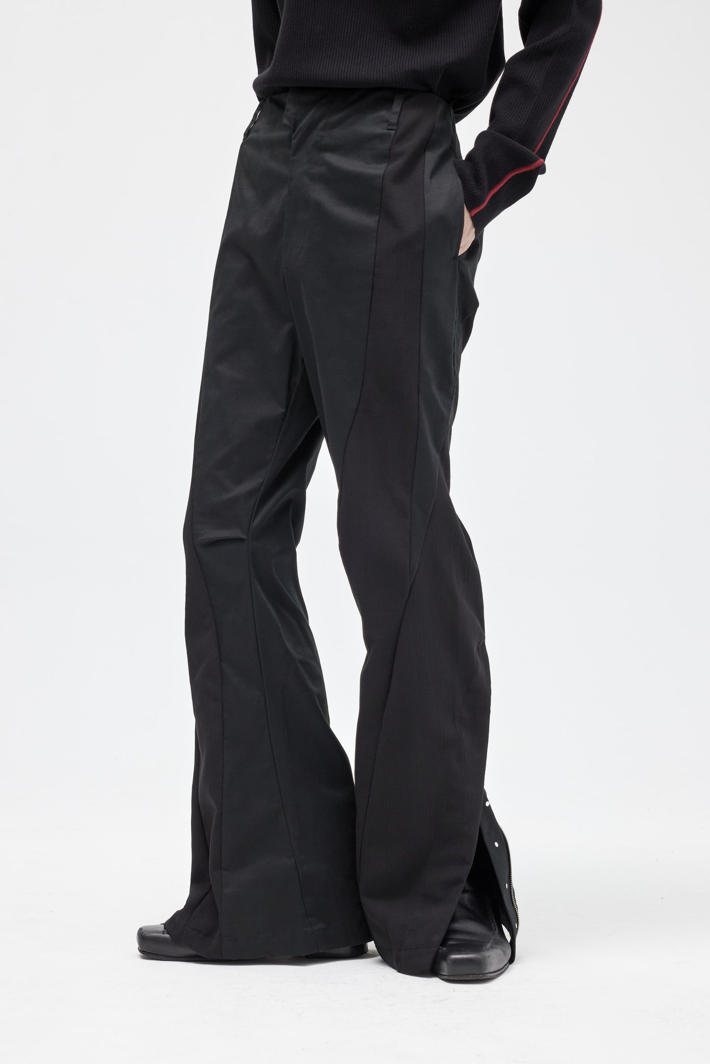 EQUALNEAR - Alchemist flared pants - Black
