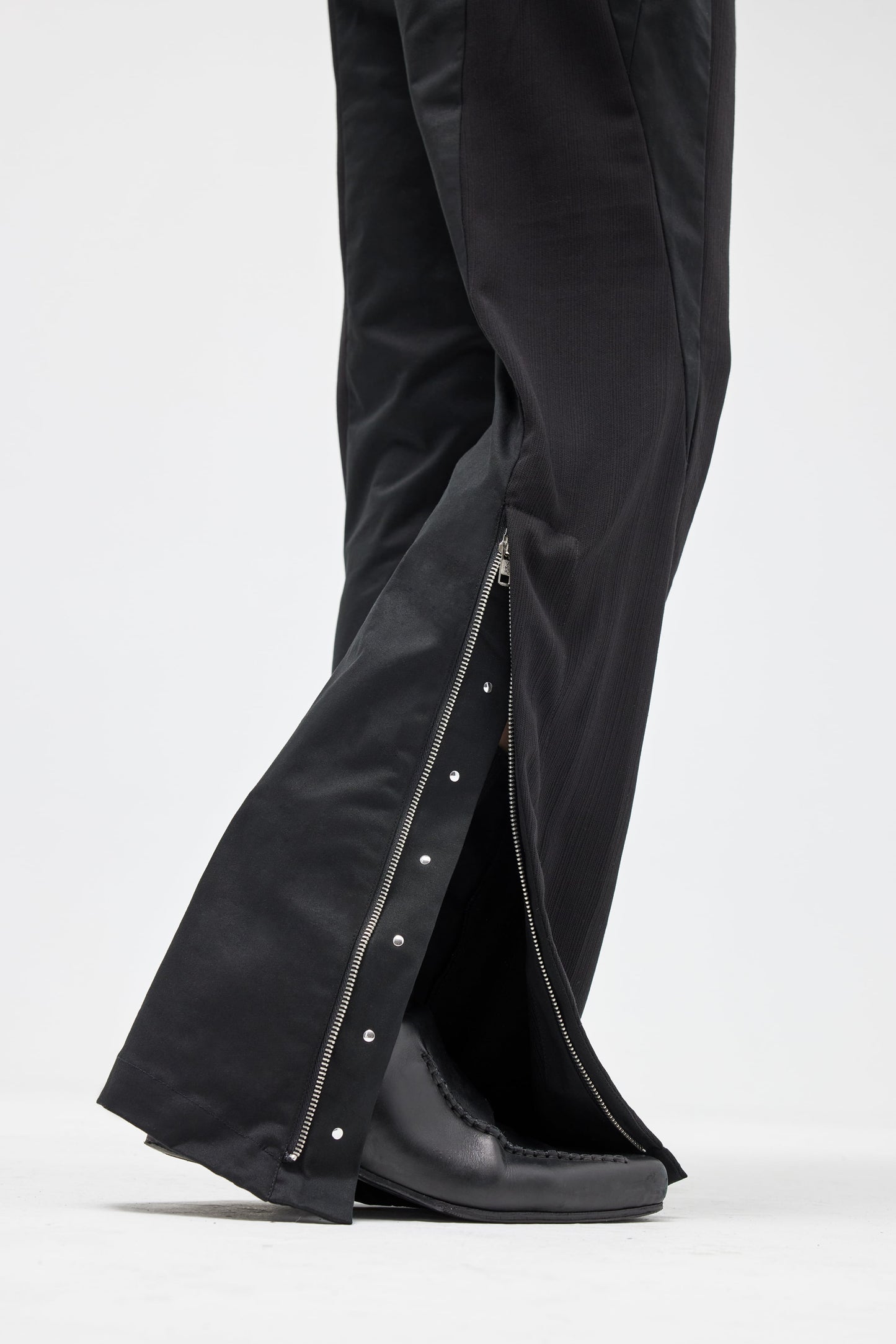 EQUALNEAR - Alchemist flared pants - Black