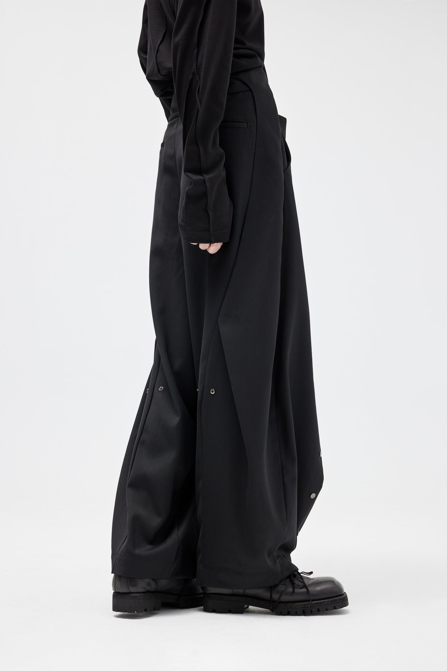 EQUALNEAR - Horizon Wide Pants - Black