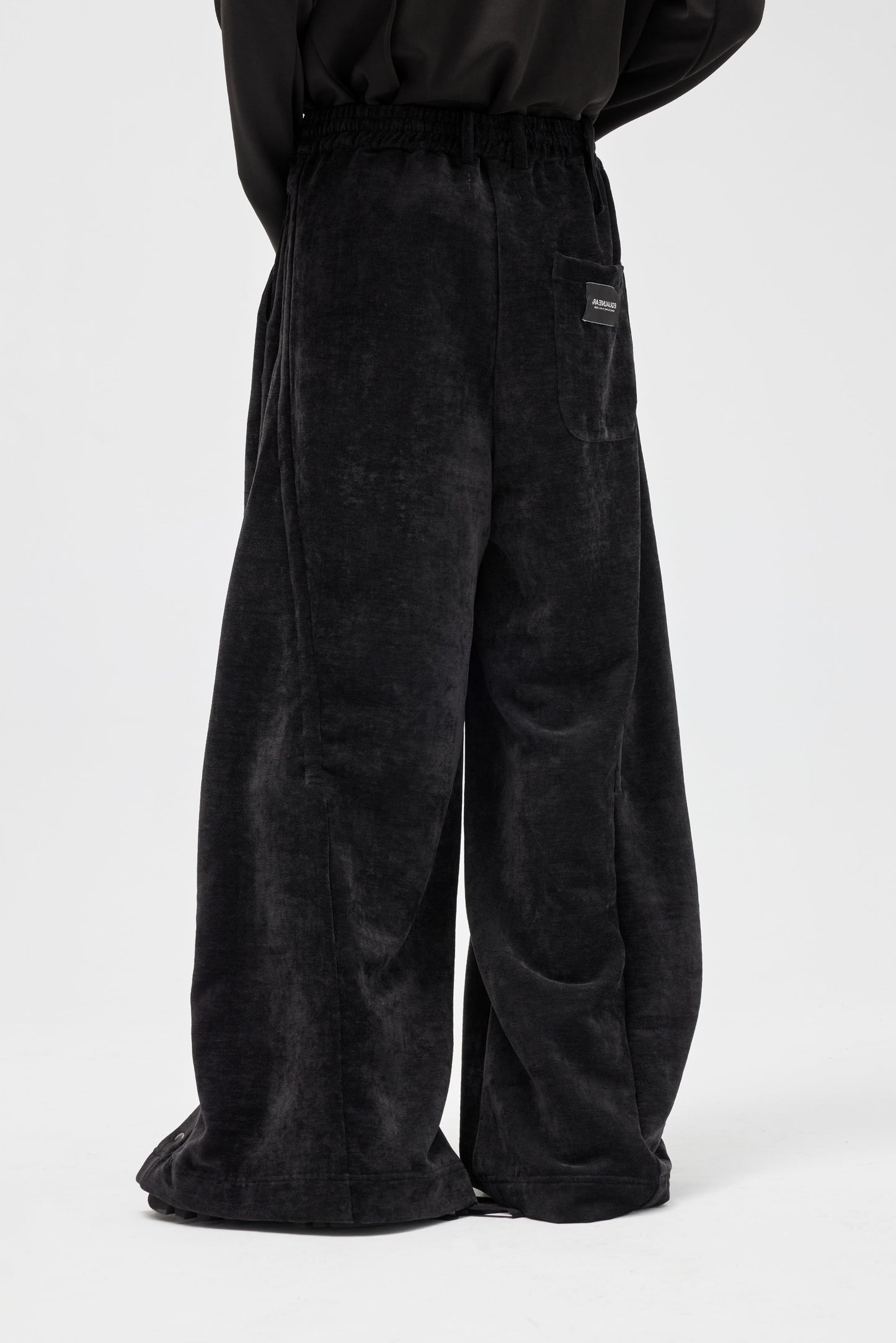 EQUALNEAR - Blanket Sweatpants - Black