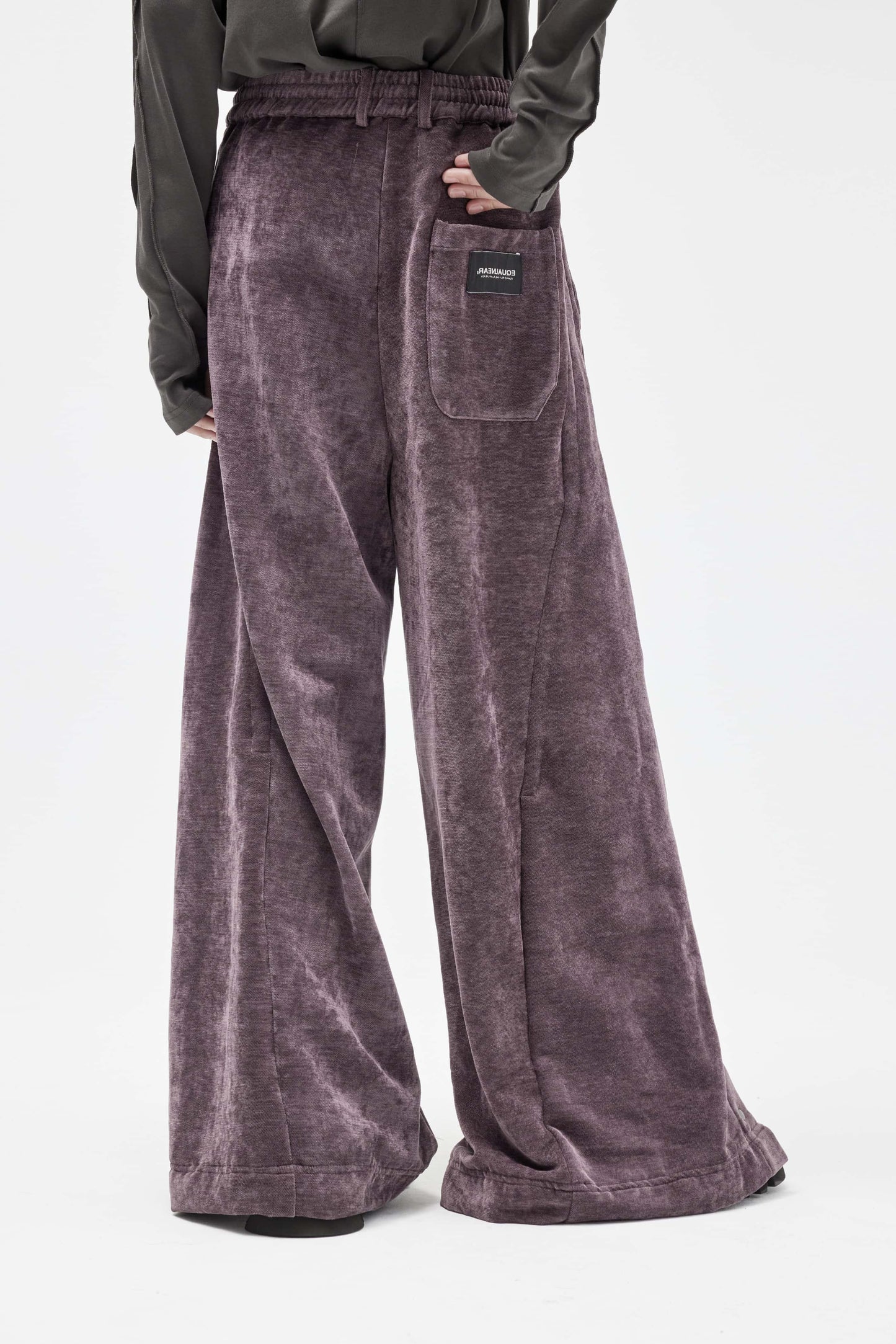 EQUALNEAR - Blanket Sweatpants - Brown