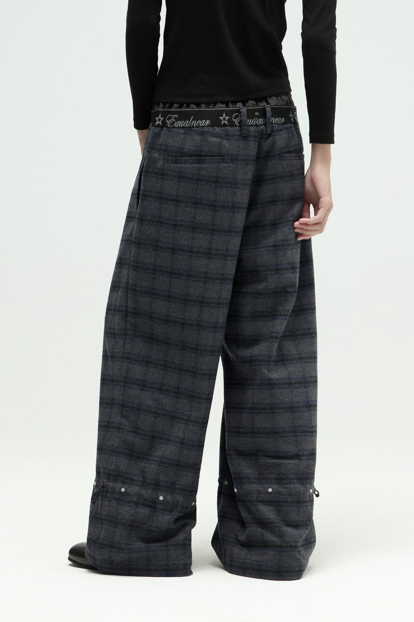 EQUALNEAR - Daydream Sweatpants - Blue