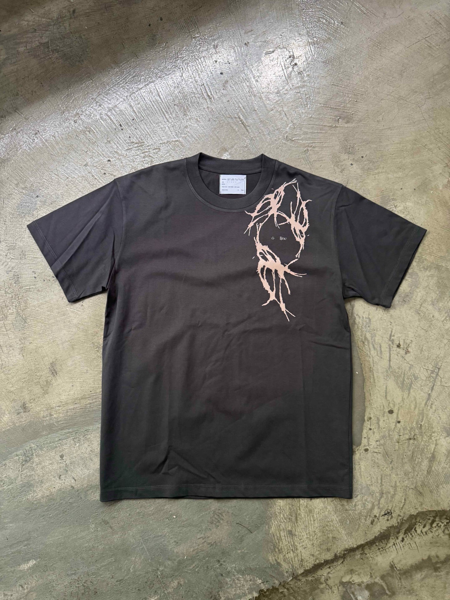 Ò line - Bloodied T - Charcoal
