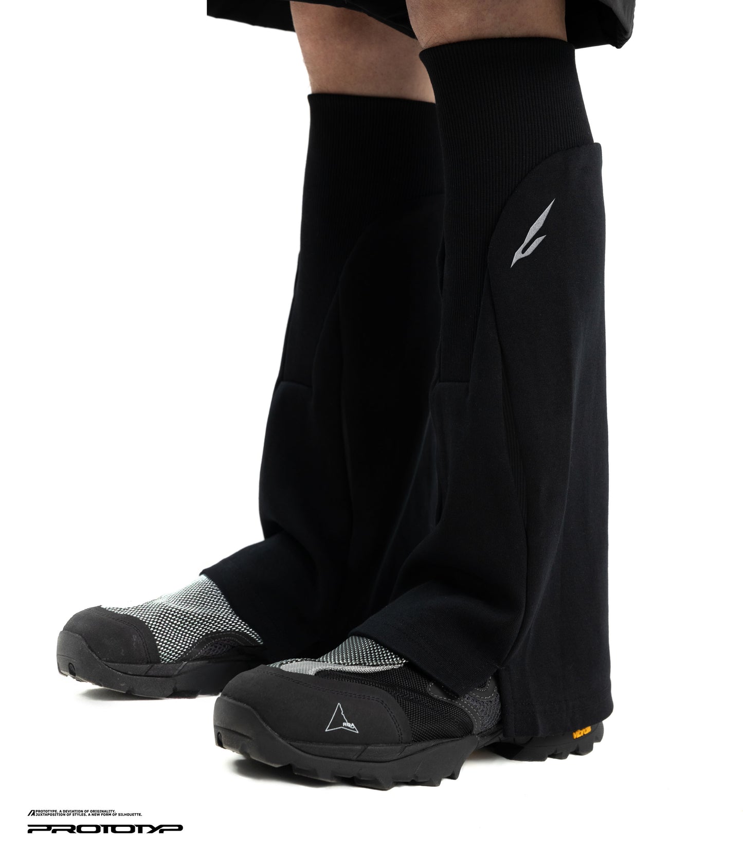 PROTOTYP - APR0409 BSS Airfoil Leg Warmer(Black)