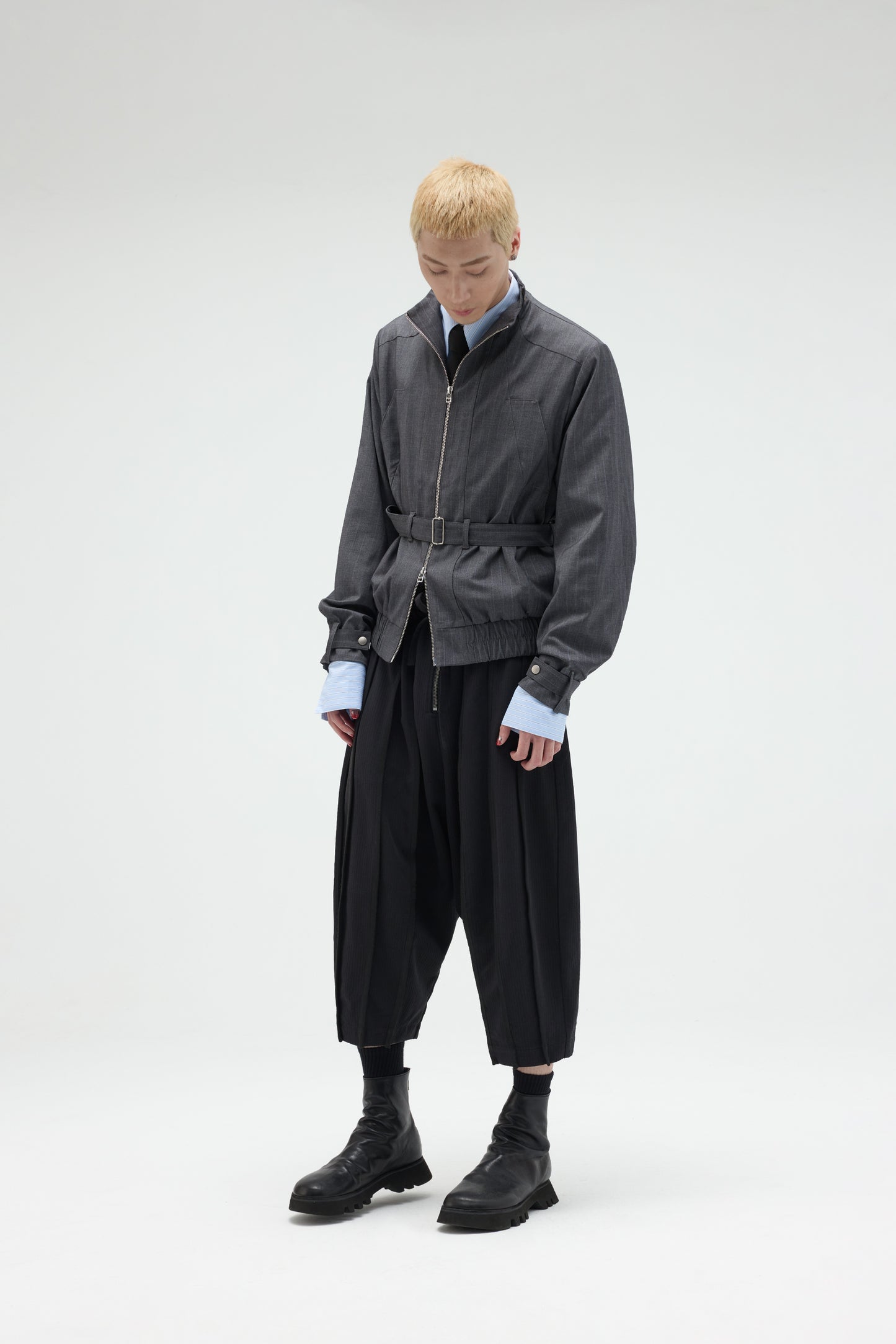 EQUALNEAR - Pilgrim Cropped Shorts - Black