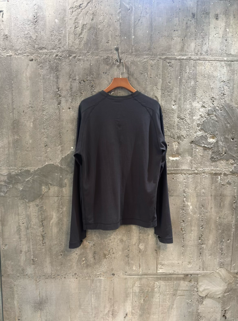 JIAN YE - GUAI EYE LS T - CHARCOAL