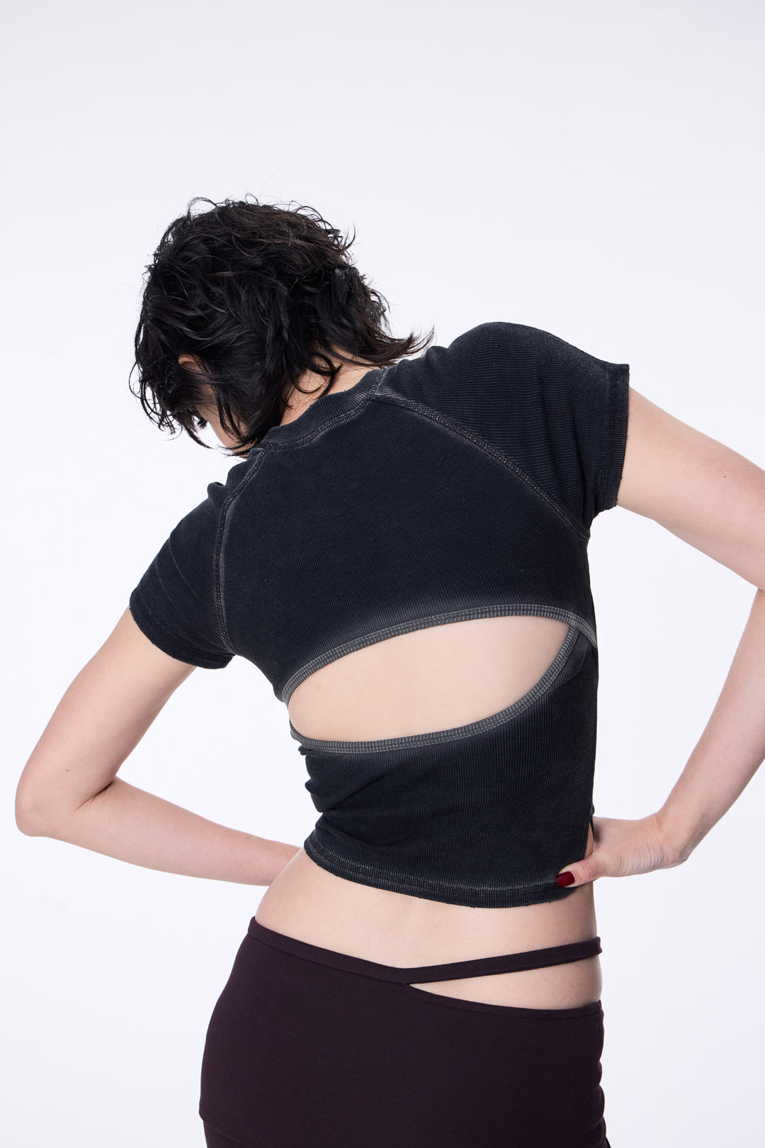 SILVER NINE - Washed Open-Back logo Top - Black