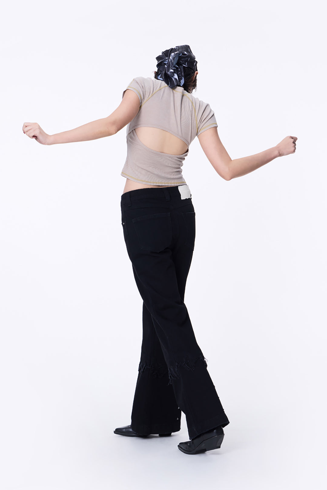 SILVER NINE - Washed Open-Back logo Top - Camel