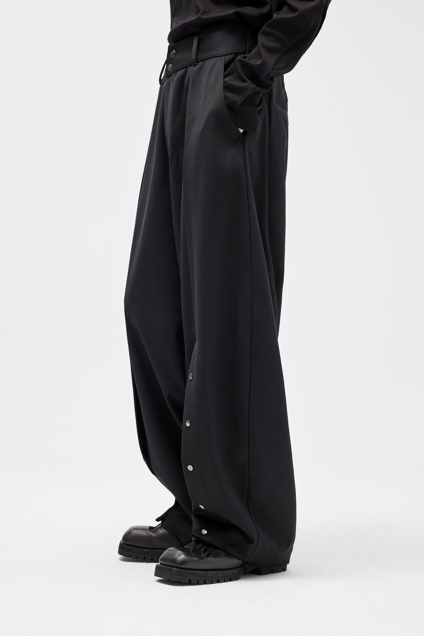 EQUALNEAR - Horizon Wide Pants - Black