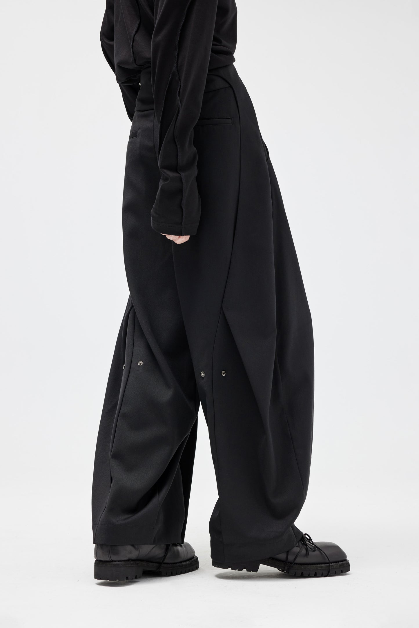 EQUALNEAR - Horizon Wide Pants - Black