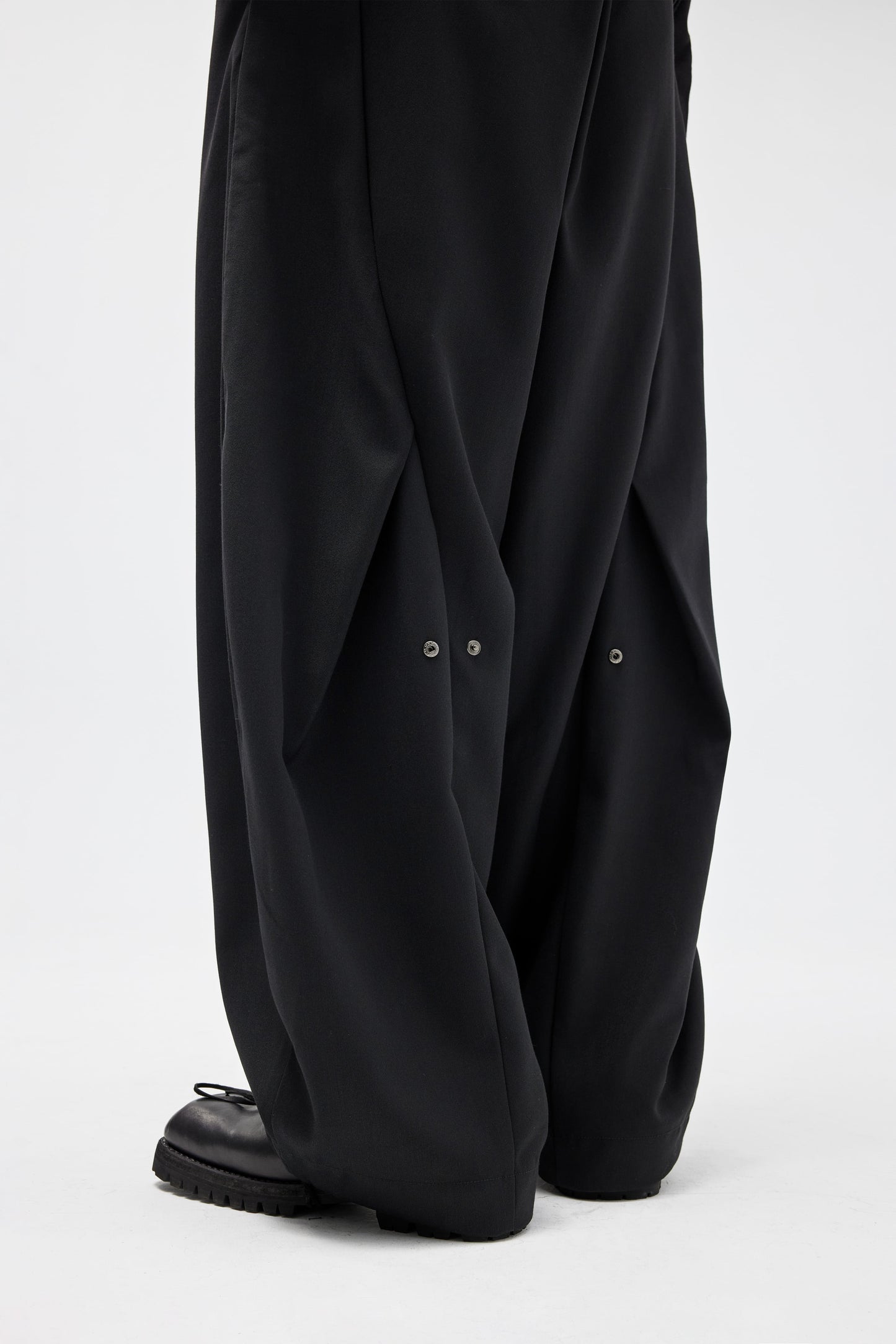 EQUALNEAR - Horizon Wide Pants - Black