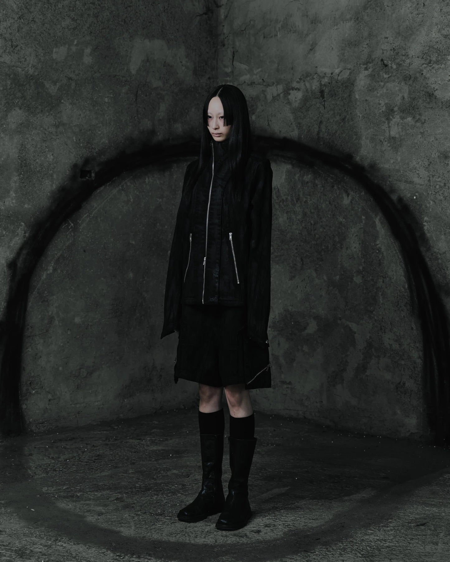 renkè - Coated Slanted Zipper Cargo Shorts