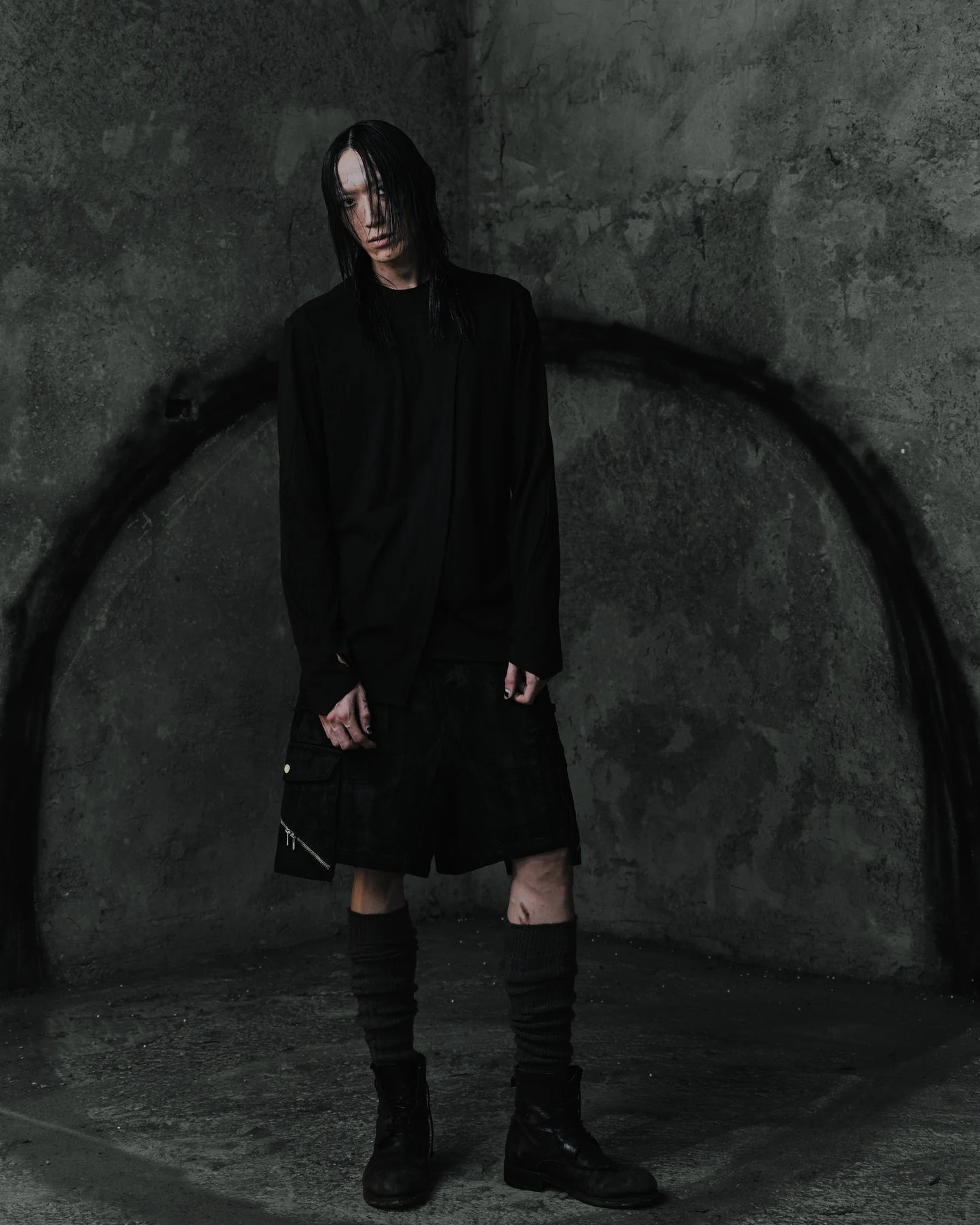 renkè - Coated Slanted Zipper Cargo Shorts