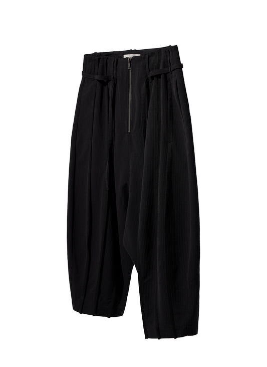 EQUALNEAR - Pilgrim Cropped Shorts - Black