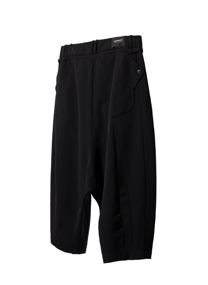 EQUALNEAR - Pilgrim Cropped Shorts - Black