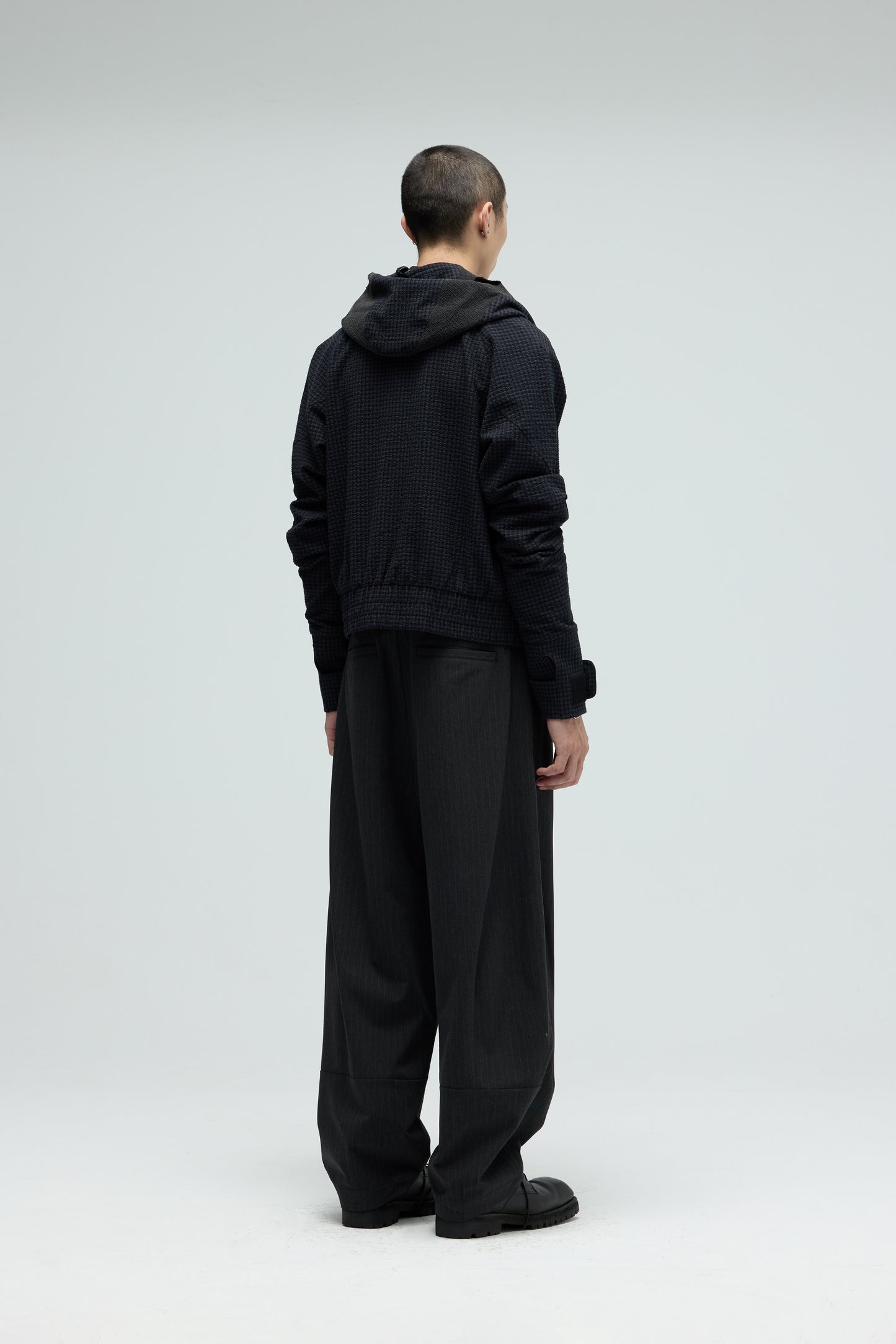 EQUALNEAR - Boxer Hoodie - Black